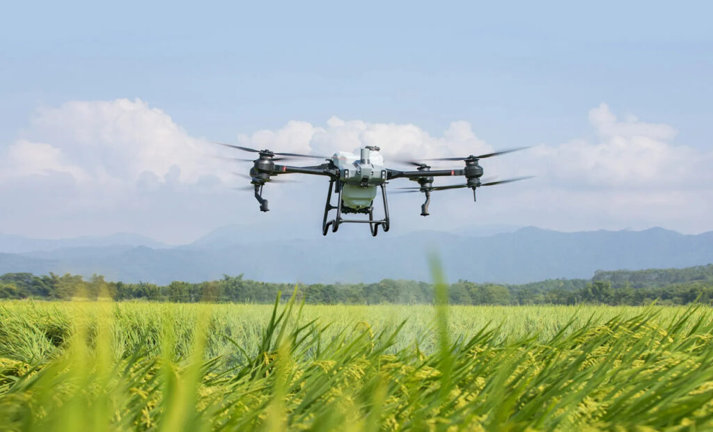 Ứng dụng công nghệ trong nông nghiệp thông minh thời 4.0 drone duoc ung dung pho bien trong nong nghiep hien dai min DRONE1 Forum drone duoc ung dung rat pho bien vao nong nghiep thong minh hien dai