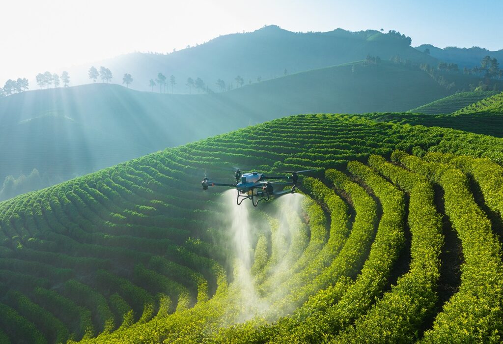 Có nên mua máy phun thuốc trừ sâu điều khiển từ xa? loi ich cua may phun thuoc tru sau dieu khien tu xa DRONE1 Forum Máy bay phun thuốc trừ sâu điều khiển từ xa mang lại nhiều lợi ích khi sử dụng