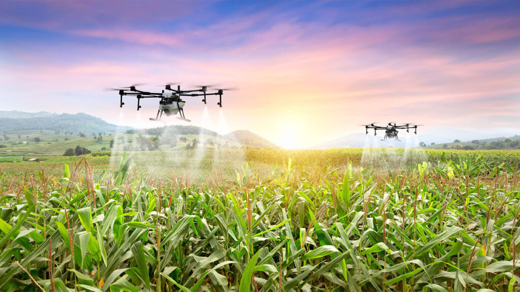 UAV là gì? Top 10 ứng dụng nổi bật nhất của UAV may bay khong nguoi lai phun thuoc nong nghiep DRONE1 Forum Máy bay không người lái UAV được ứng dụng trong nhiều lĩnh vực đời sống