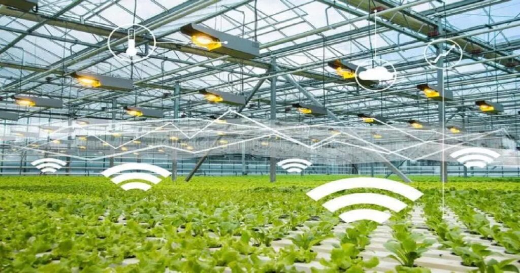 Nông nghiệp sạch: Định nghĩa, lợi ích và thách thức mo hinh nong nghiep sach thong minh DRONE1 Forum Mô hình nhà kính sử dụng các cảm biến IoT