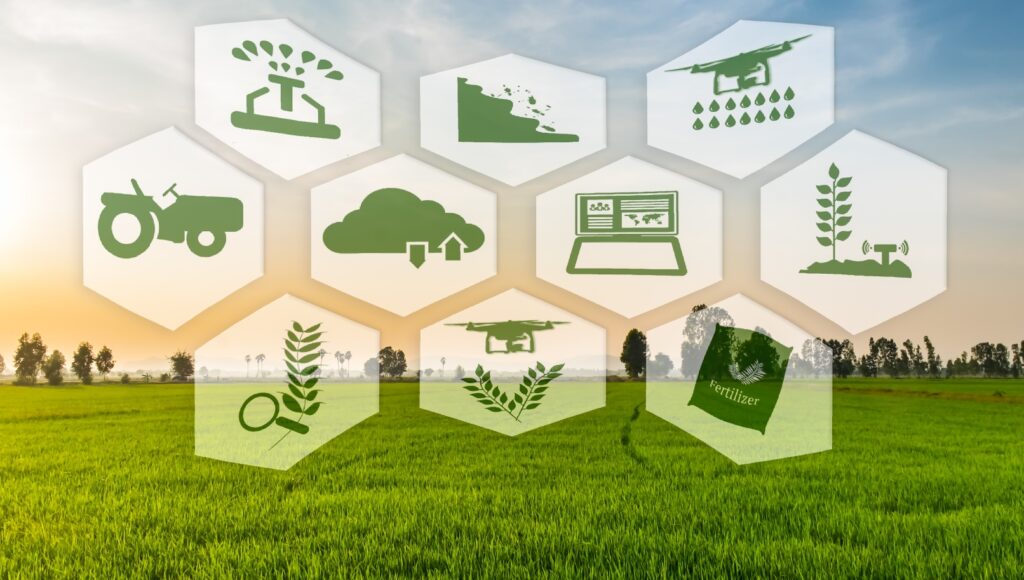 Ứng dụng công nghệ trong nông nghiệp thông minh thời 4.0 phat trien mo hinh nong nghiep thong minh DRONE1 Forum phát triển mô hình nông nghiệp thông minh hiện đại