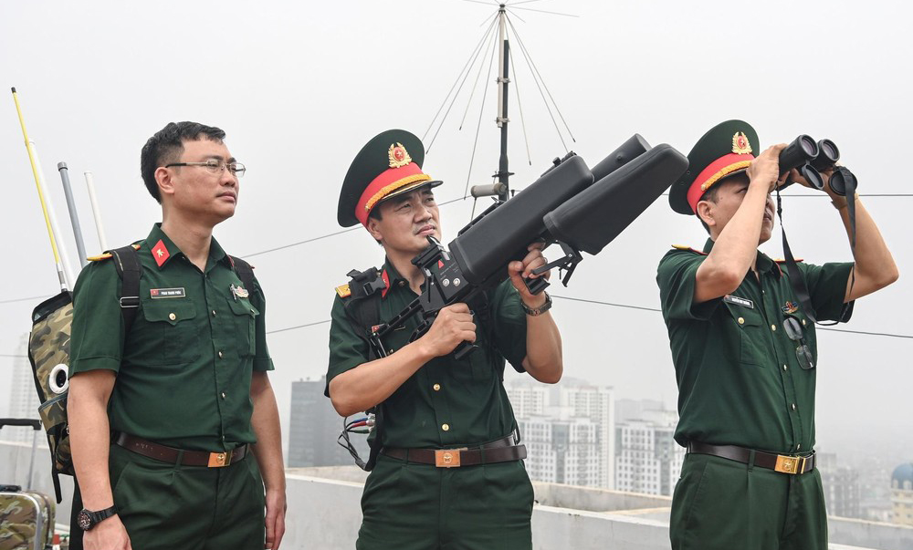 Súng bắn flycam là gì? Hoạt động thế nào? Giá bao nhiêu? sung ban flycam viettel CA 18GL DRONE1 Forum súng bắn flycam sản xuất bởi viettel CA-18GL