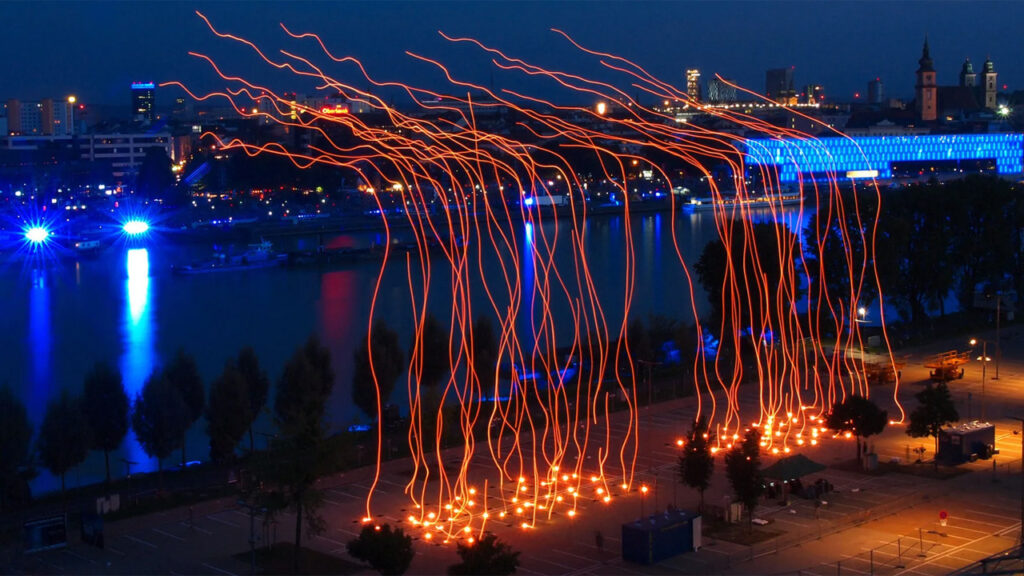 Drone light là gì? Công nghệ trình diễn Drone Light Show trinh dien drone light show DRONE1 Forum lịch sử phát triển drone light show