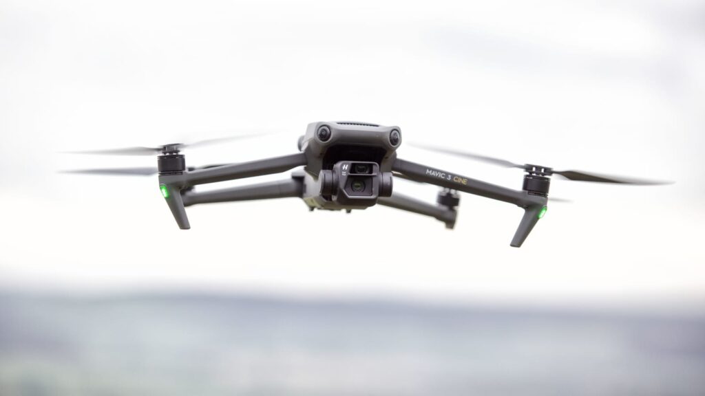 9 Cách tìm flycam bị rơi nhanh chóng, chính xác nhất flycam DJI mavic 3 cine DRONE1 Forum Tránh bay flycam trong thời tiết xấu