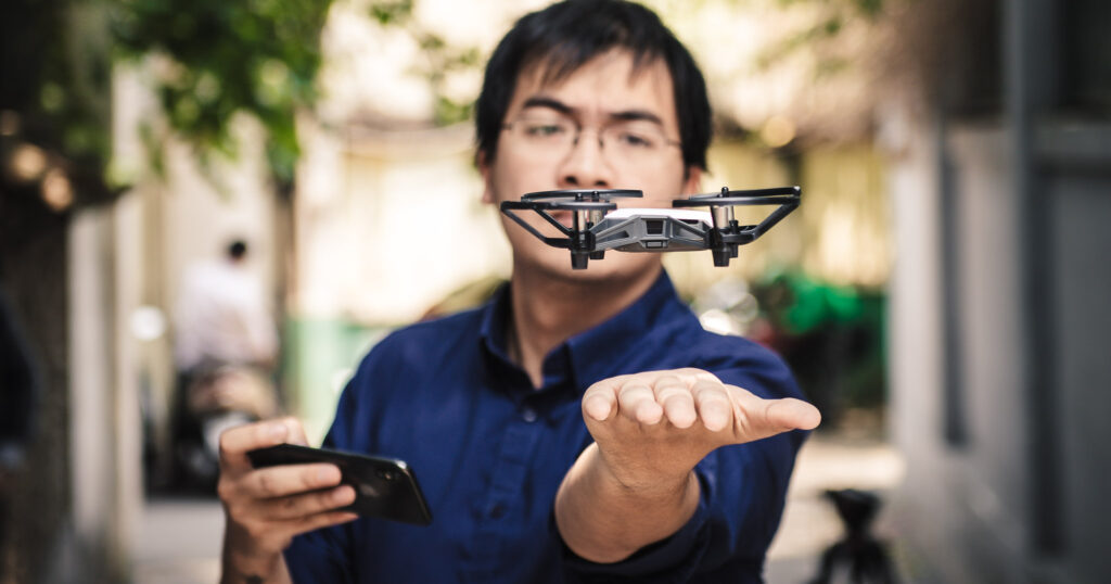 Nên mua flycam giá bao nhiêu tiền thì phù hợp với bạn? flycam gia re dji DRONE1 Forum Flycam giá rẻ DJI Tello chính hãng