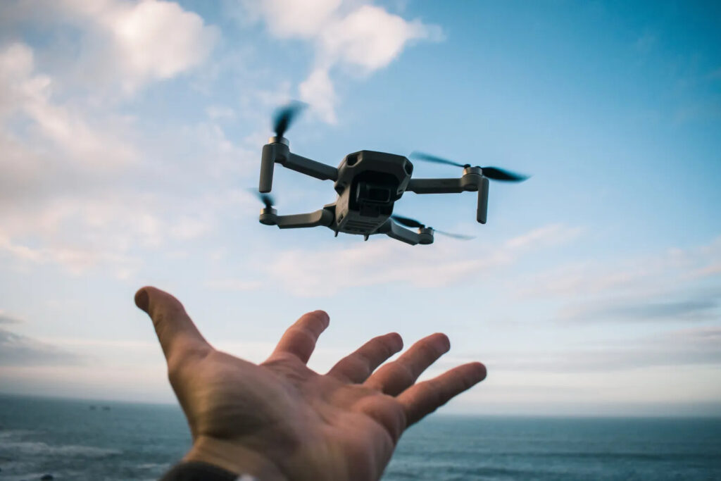 Top 8 flycam giá rẻ đáng mua cho người mới chơi tieu chi de chon mua flycam gia re min DRONE1 Forum Những tiêu chí nên quan tâm khi mua flycam giá rẻ
